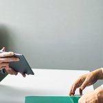 ファクタリング取引を行うのに、代表者個人の保証や連帯保証人は必要ですか？